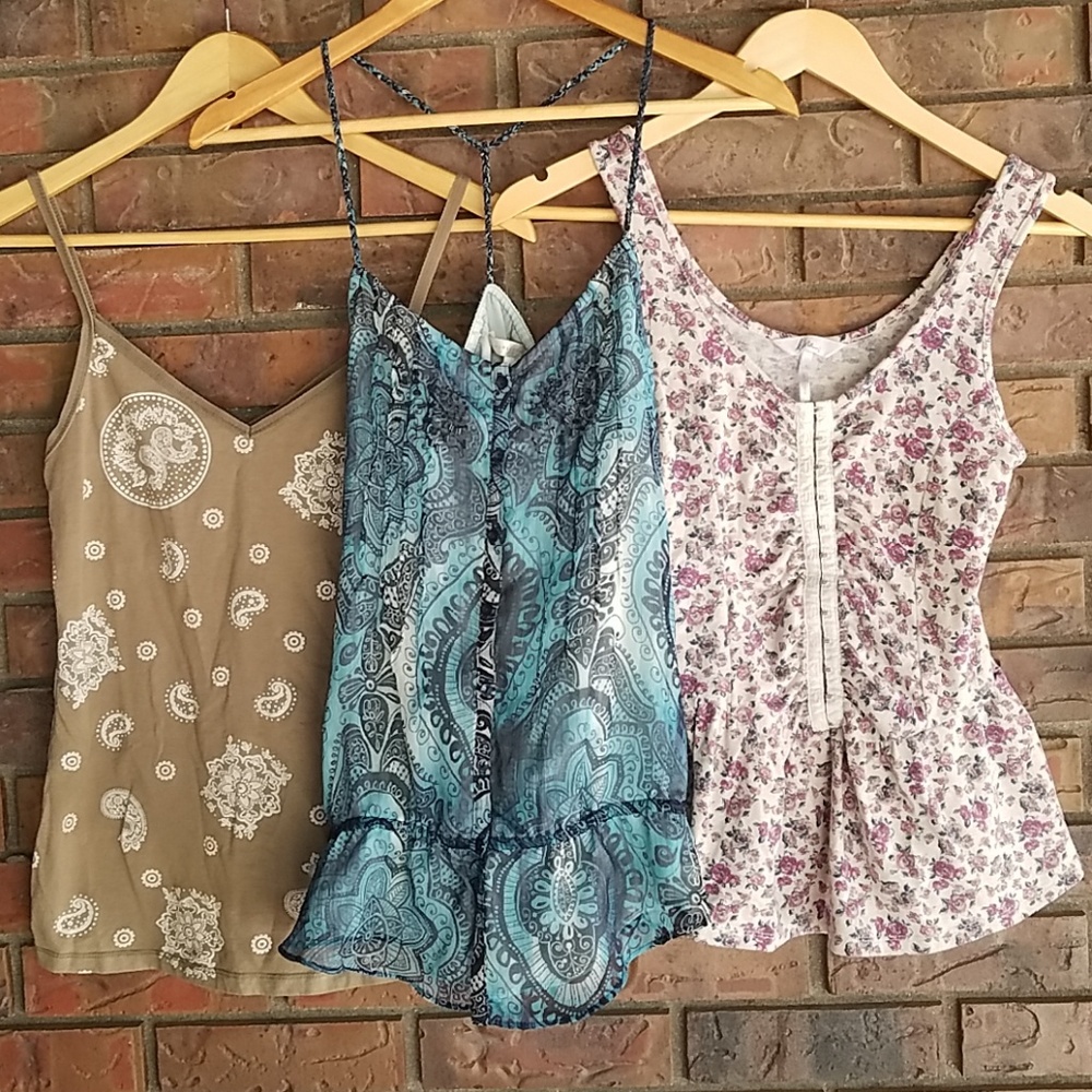 Bundle of 3!! ⚂ Boho V Neck Summer Tanks